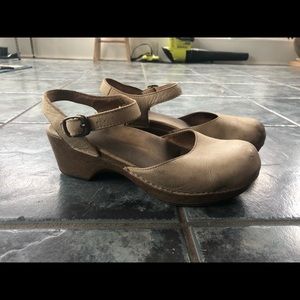 Dansko Sam sand dollar Mary Jane 39